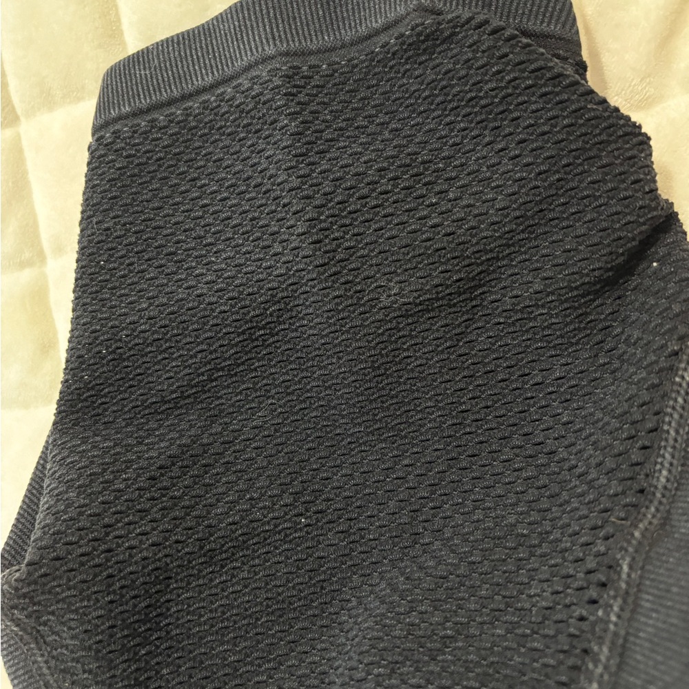 Black crop top workout shirt